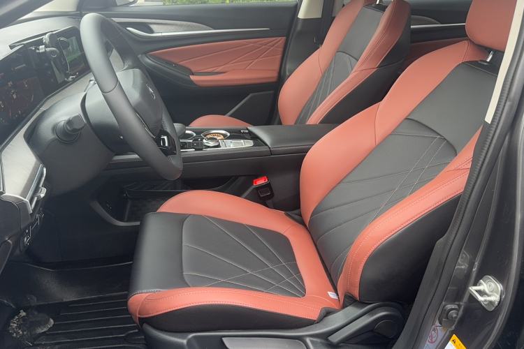 Used Changan Eado 2024 PLUS Blue Whale NE 1.4T GDI DCT High-Energy Edition
