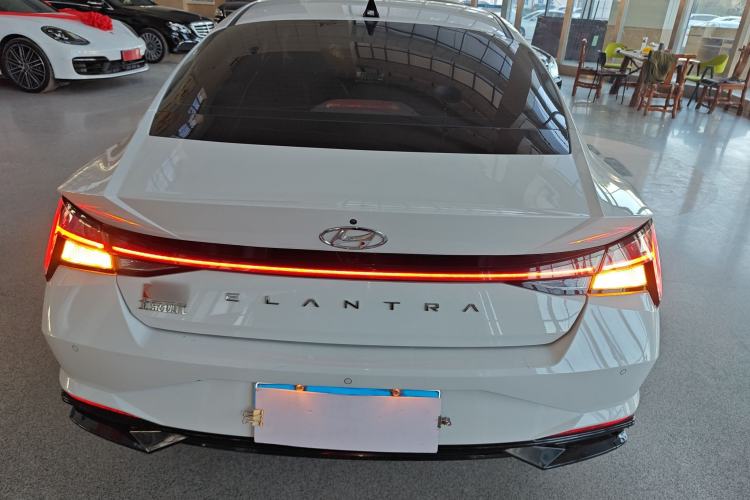 Used Hyundai Elantra 2022 1.5L CVT LUX Prestige Edition
