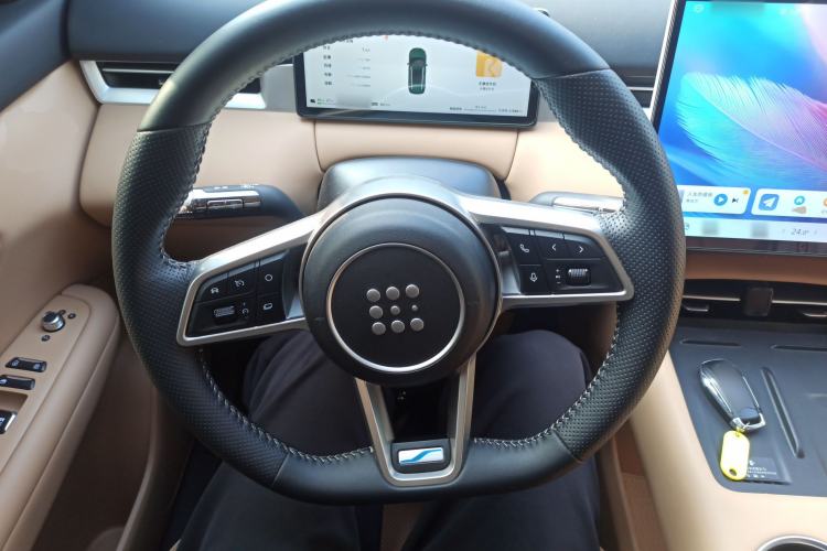 Used  E5 PLUS 2025 165 km Long-Range Travel Custom Edition 7 Seats
