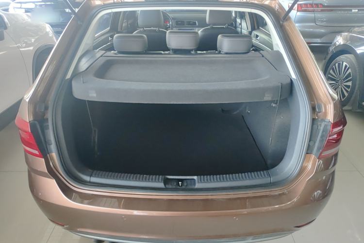 Used Volkswagen Gran Lavida 2015 230TSI DSG Comfort Edition
