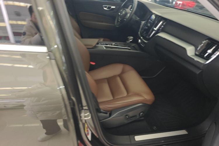 Used Volvo XC60 2020 T5 4x4 Zhiyi Luxury Edition