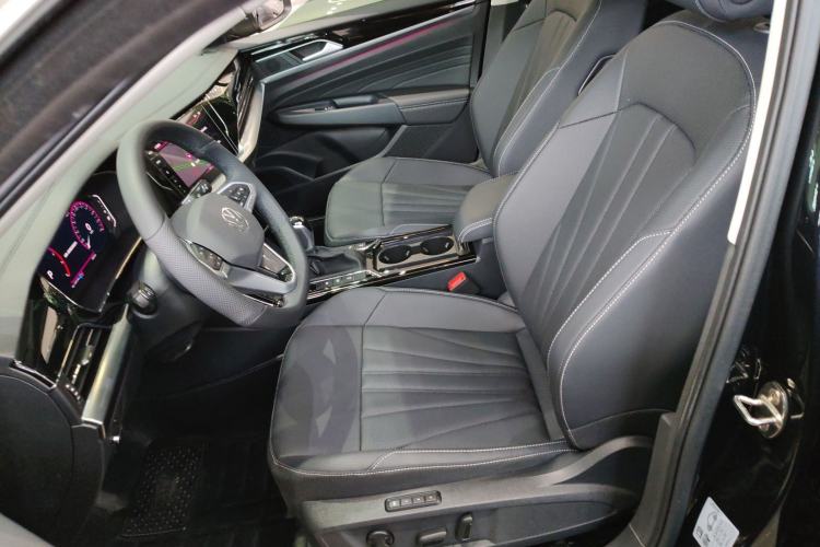 Used Volkswagen Passat 2025 Outstanding Model 380TSI Dragon Glory Edition
