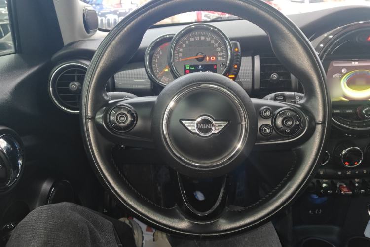 Used  MINI 2015 1.5T COOPER Excitement Five-Door Edition