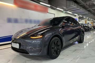 Used Tesla Model Y 2023 Long-Range All-Wheel-Drive Version