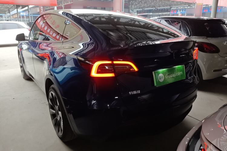 Used Tesla Model Y 2021 Long-Range All-Wheel-Drive Version 3D7
