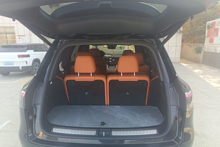 Used Hima AITO M8 2025 Extended-Range Max+ Version 53.4 kWh 6-Seater Edition
