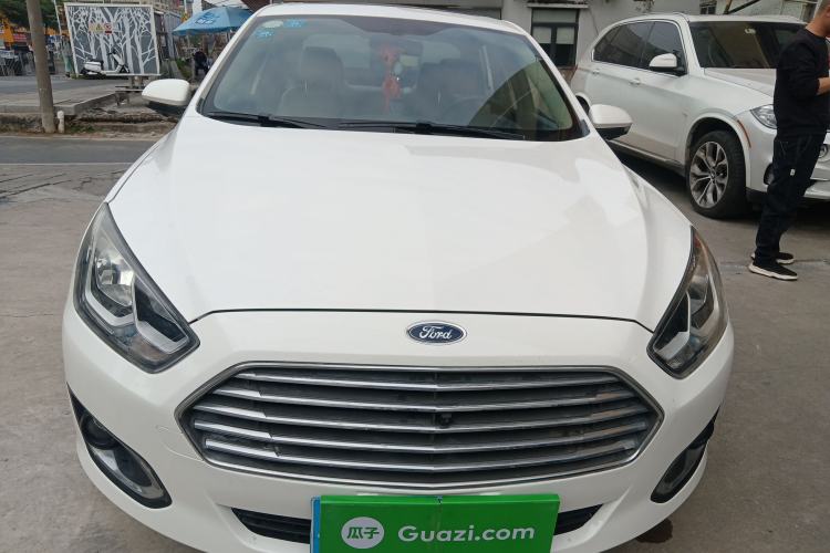 Used Ford Escort 2015 1.5L Automatic Fashion Model