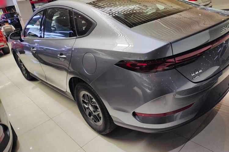 Used BYD Qin PLUS 2025 DM-i Smart Drive 55KM Leading Model
