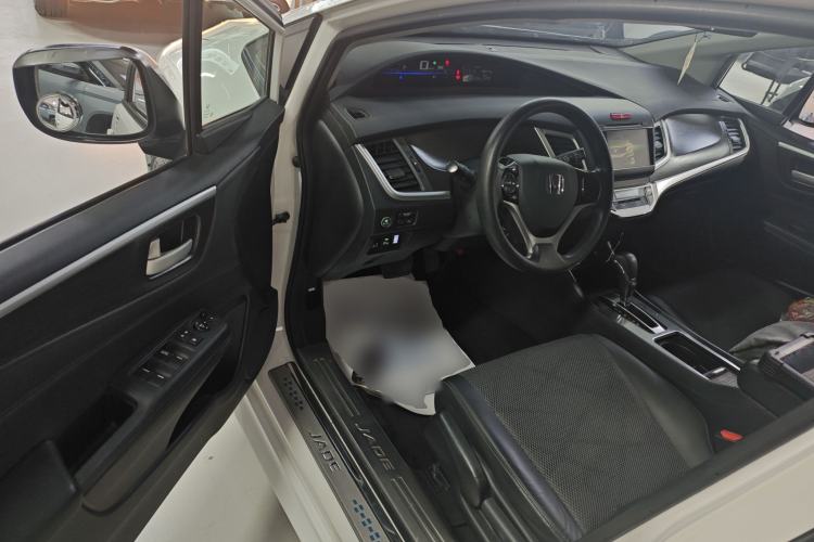 Used Honda Jade 2013 1.8L automatic Comfort version 5 seats
