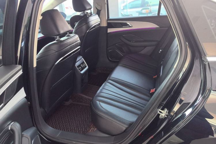 Used Hongqi H5 2025 2.0T Automatic Flag Edition – 500 000 Units Commemorative Version
