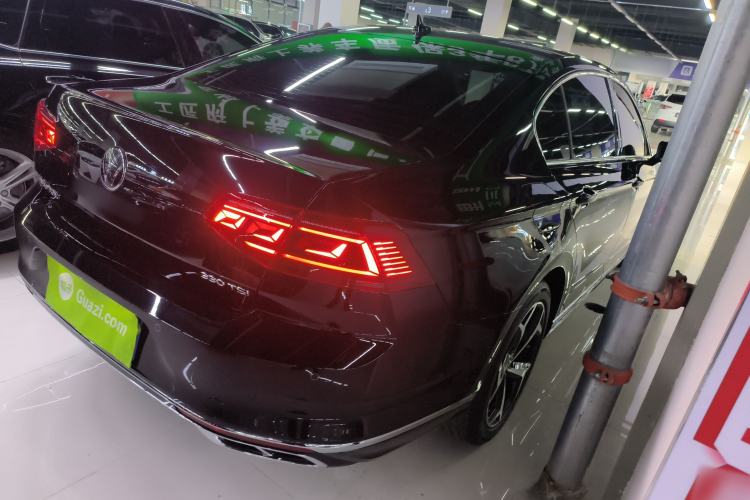 Used Volkswagen Magotan 2025 Revised Version Zhongxiang Edition 330TSI DSG Luxury Trim