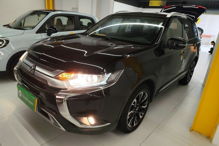 Used Mitsubishi Outlander 2020 2.0L Two-Wheel Drive Enjoyment Version 5 Seats