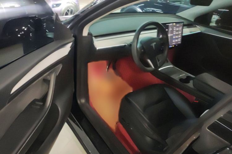 Used Tesla Model Y 2023 Rear-Wheel-Drive Version
