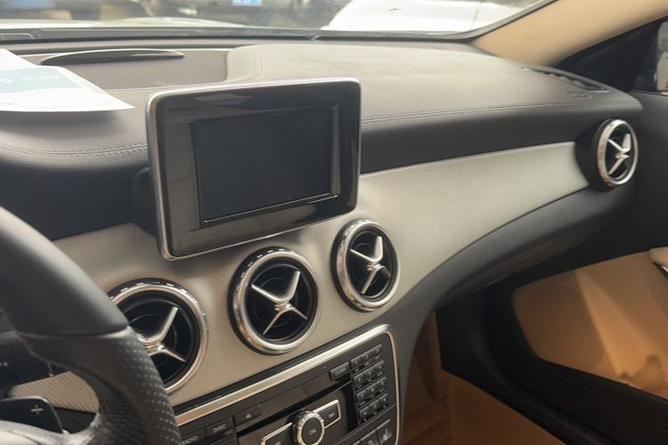 Used Mercedes-Benz GLA 2015 GLA 220 4MATIC Fashion Model