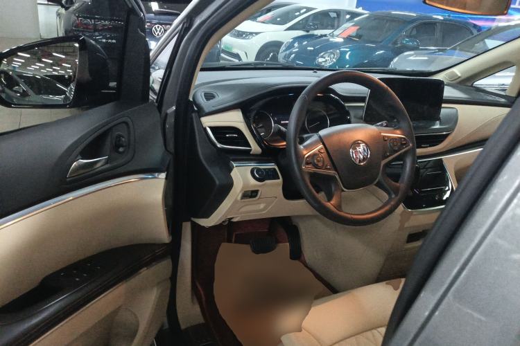 Used Buick GL8 2023 Facelifted Land Cruiser Executive Luxury Version
