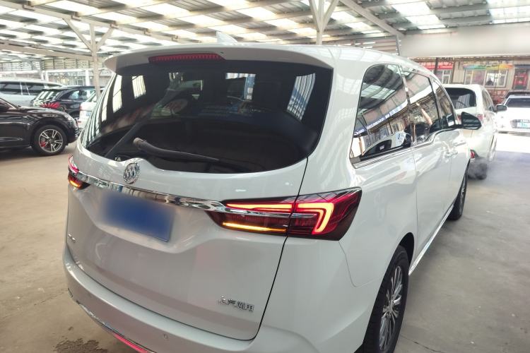 Used Buick GL8 2023 Facelifted Land Cruiser Executive Luxury Version