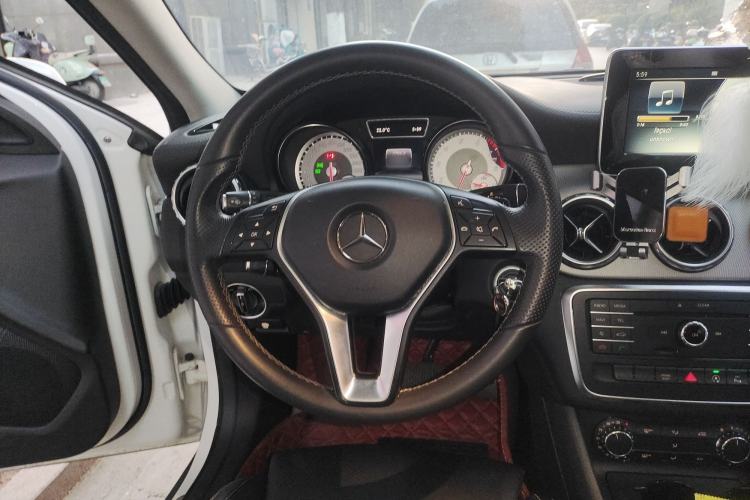 Used Mercedes-Benz GLA 2015 GLA 200 Fashion Model
