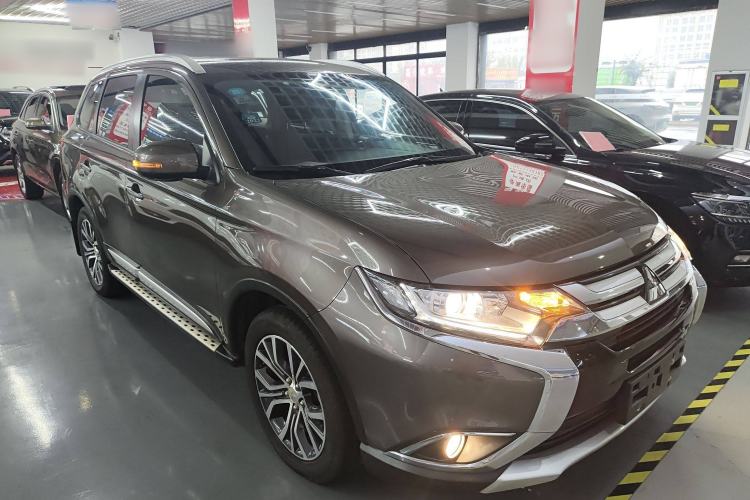 Used Mitsubishi Outlander 2018 2.0L Two-Wheel Drive Glory Edition 5 Seats
