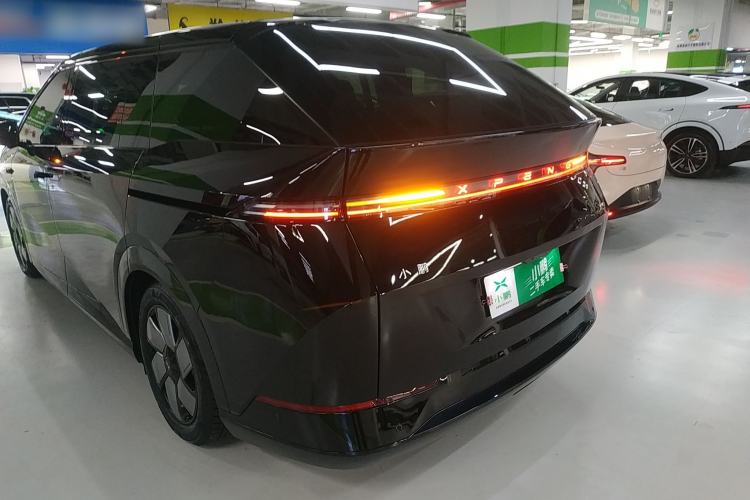 Used XPeng X9 2024 702 Ultra-Long Range Max
