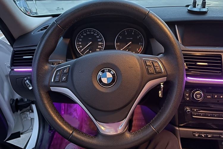 Used BMW X1 2014 sDrive18i Leading Model
