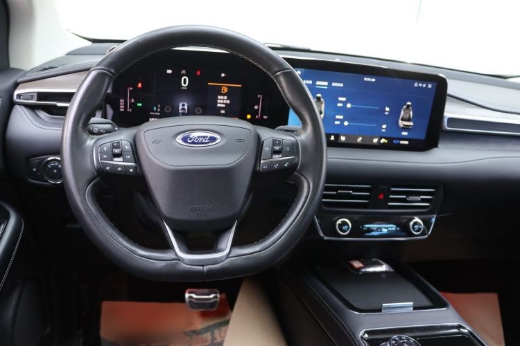 Used Ford Edge 2021 PLUS EcoBoost 245 Two-Wheel-Drive Titanium 7-Seater
