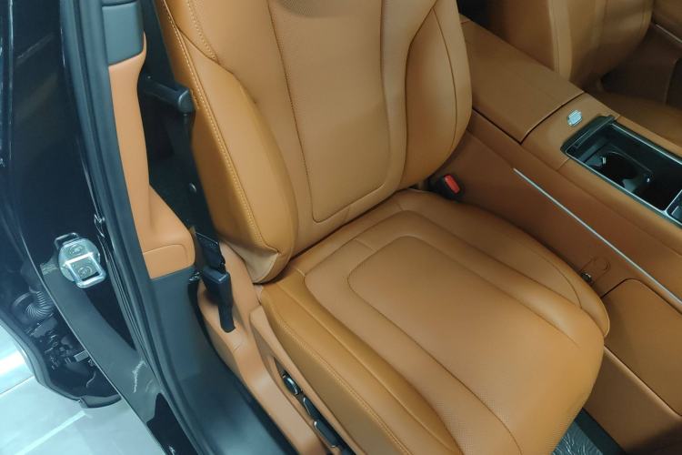 Used Hima AITO M9 2025 All-Electric Ultra Version 100 kWh 5-Seater Model
