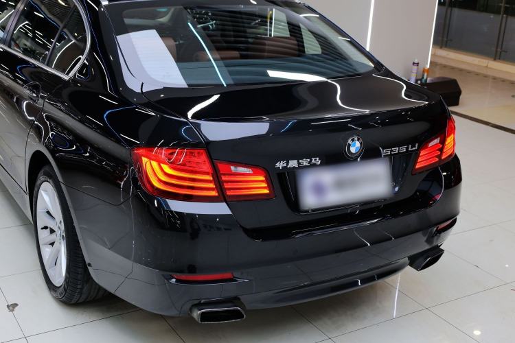 Used BMW 5 Series 2015 535Li Leading Model
