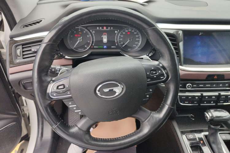 Used GAC Trumpchi GS8 2017 320T Two-Wheel Drive Luxury Smart Connectivity Version (7 Seats)
