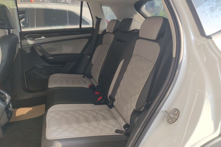 Used Volkswagen Tayron 2024 300TSI Two-Wheel-Drive Luxury Plus Advanced Version