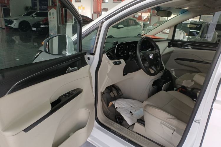 Used Buick GL8 2022 ES Landtrek 653T Comfort Edition
