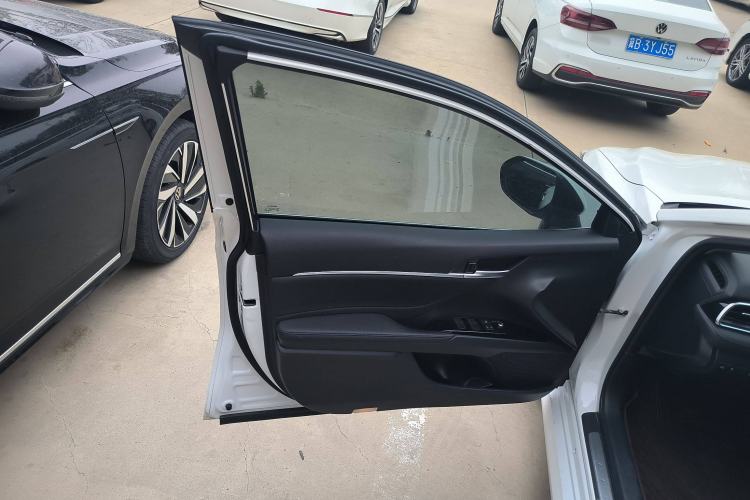 Used Toyota Camry 2021 2.0G Luxury Edition
