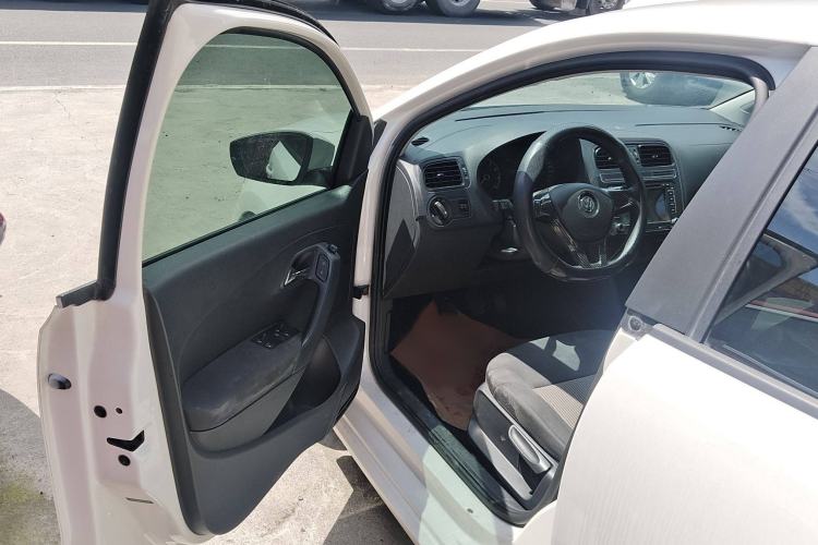 Used Volkswagen Polo 2016 1.4L Manual Fashion Model
