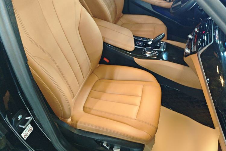 Used BMW 5 Series 2019 Facelifted 530Li Leading Edition M Sport Package