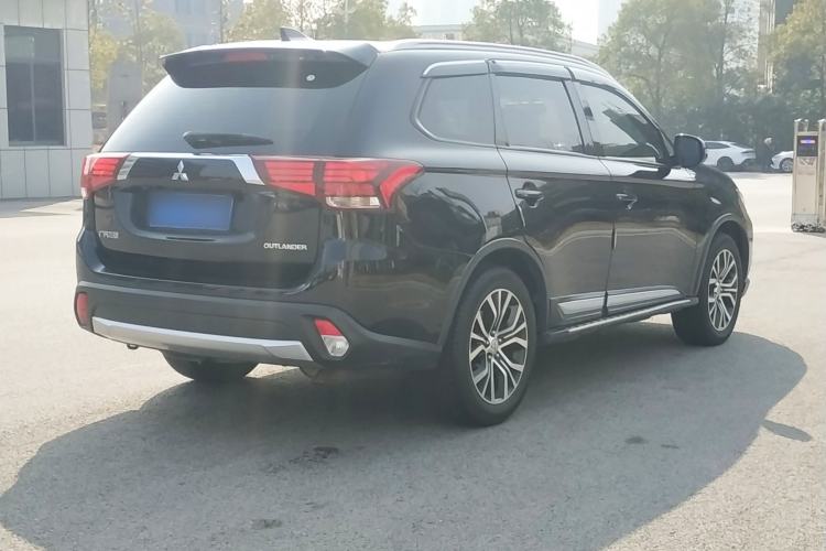 Used Mitsubishi Outlander 2018 2.0L Two-Wheel Drive Glory Edition 5 Seats