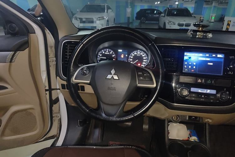 Used Mitsubishi Outlander 2013 2.4L 4x4 Luxury Navigation Edition 5 Seats
