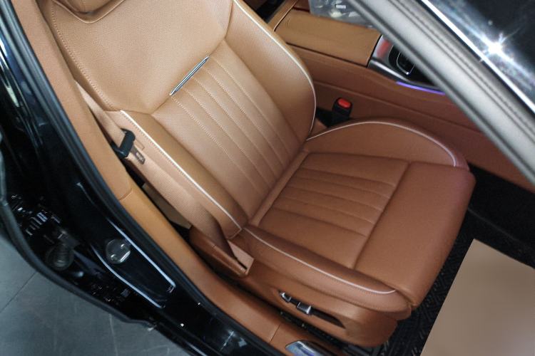 Used Hongqi H9 2023 2.0T Smart Connect Flagship Edition
