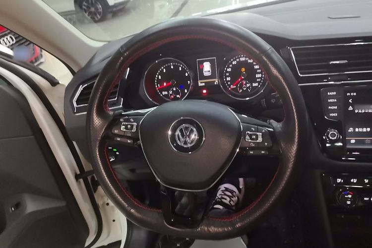 Used Volkswagen Tiguan L 2017 380TSI Automatic All-Wheel-Drive Flagship Edition
