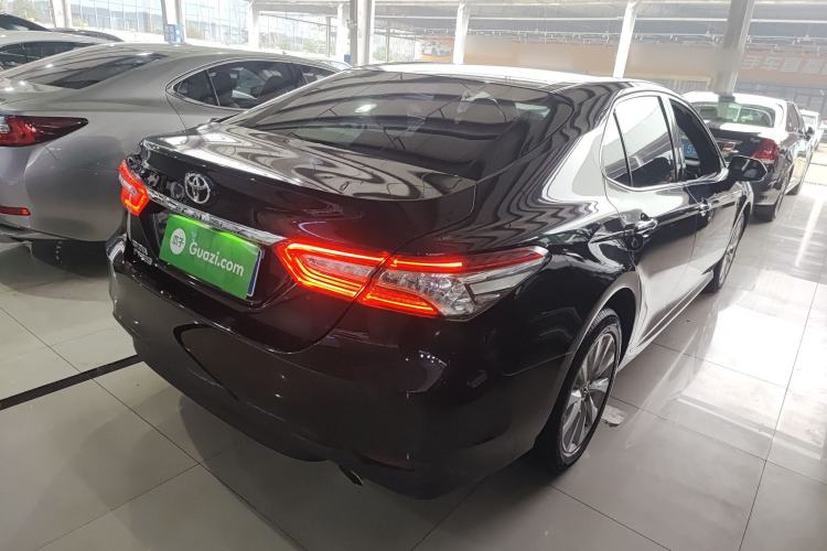 Used Toyota Camry 2018 2.0G Luxury Edition
