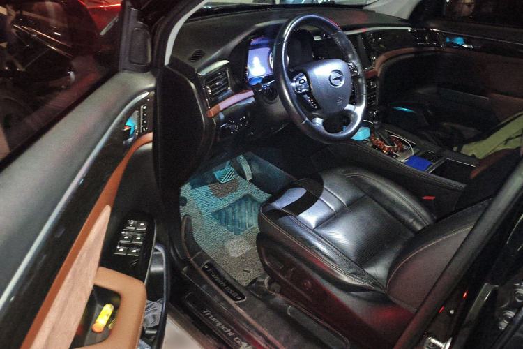 Used GAC Trumpchi GS8 2017 320T Two-Wheel Drive Luxury Smart Connectivity Version (7 Seats)
