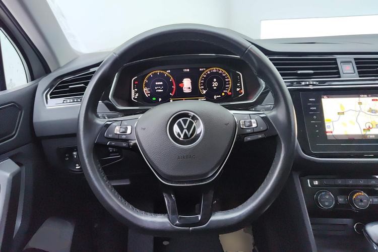 Used Volkswagen Tiguan L 2021 330TSI Automatic Two-Wheel Drive Smart Edition
