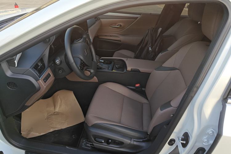 Used Lexus ES 2025 200 Premium Edition