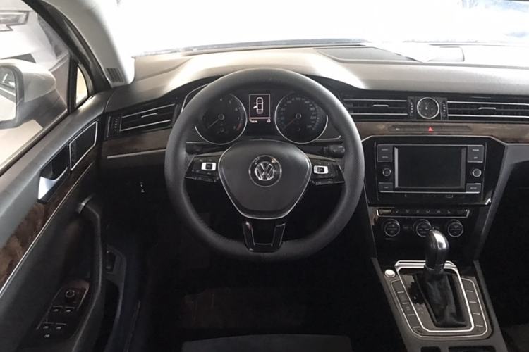 Used Volkswagen Magotan 2018 380TSI DSG Luxury Model
