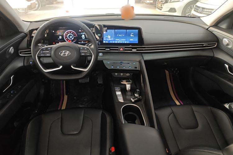 Used Hyundai Elantra 2021 1.5L CVT LUX Prestige Edition

