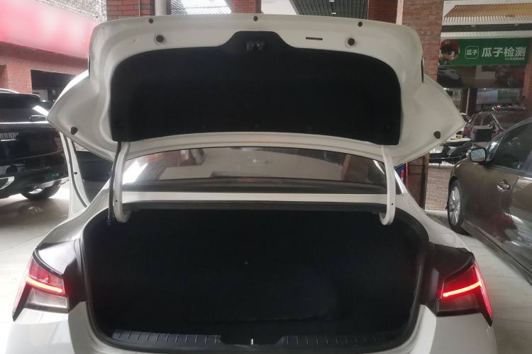 Used Hyundai Elantra 2022 1.5L CVT LUX Prestige Edition
