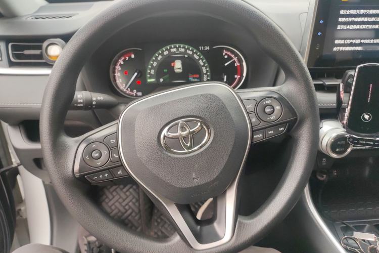 Used Toyota RAV4 2022 2.0L CVT 4x4 Fashion Edition
