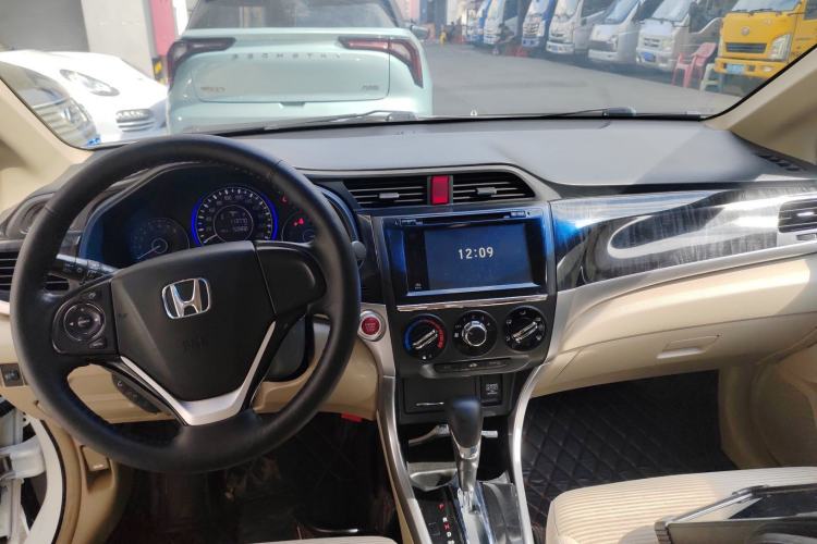 Used Honda Crider 2013 1.8L automatic luxury edition
