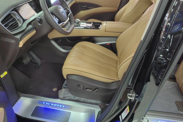 Used Denza D9 2024 DM-i 980 Four-Wheel Drive Prestige Model
