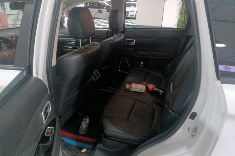 Used Mitsubishi Outlander 2019 2.0L Two-Wheel Drive Comfort Edition 5 Seats China VI Standard
