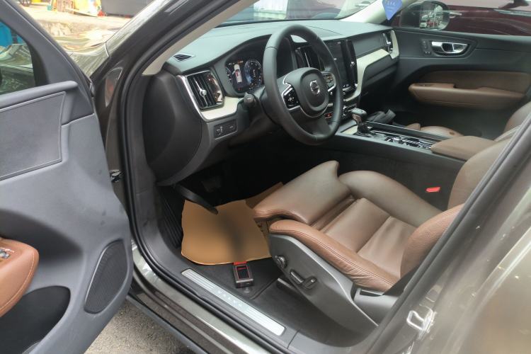 Used Volvo XC60 2019 T5 4x4 Zhiya Luxury Edition China V Standard
