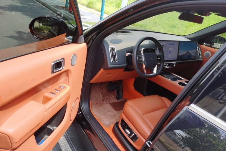 Used Li Auto L8 2024 PRO Model
